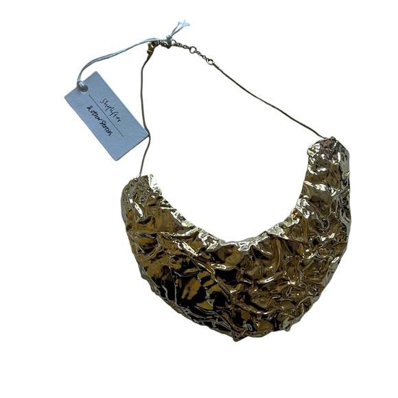 & Other Stories x Shoplifter Hammered Gold Bib Necklace - Picture 7 of 12